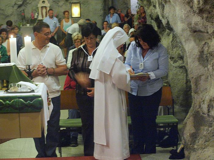 Engesztelő család