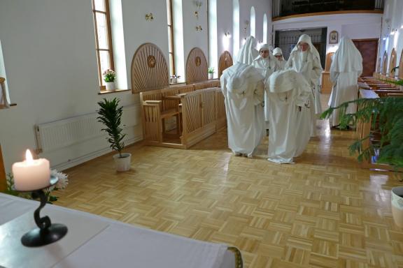 Bevonulás zsolozsmára